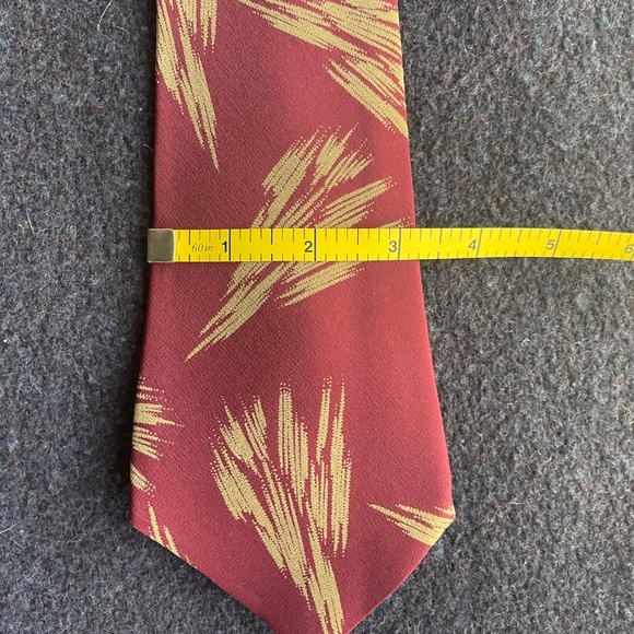 Giorgio Armani Neck Tie - Picture 3 of 5